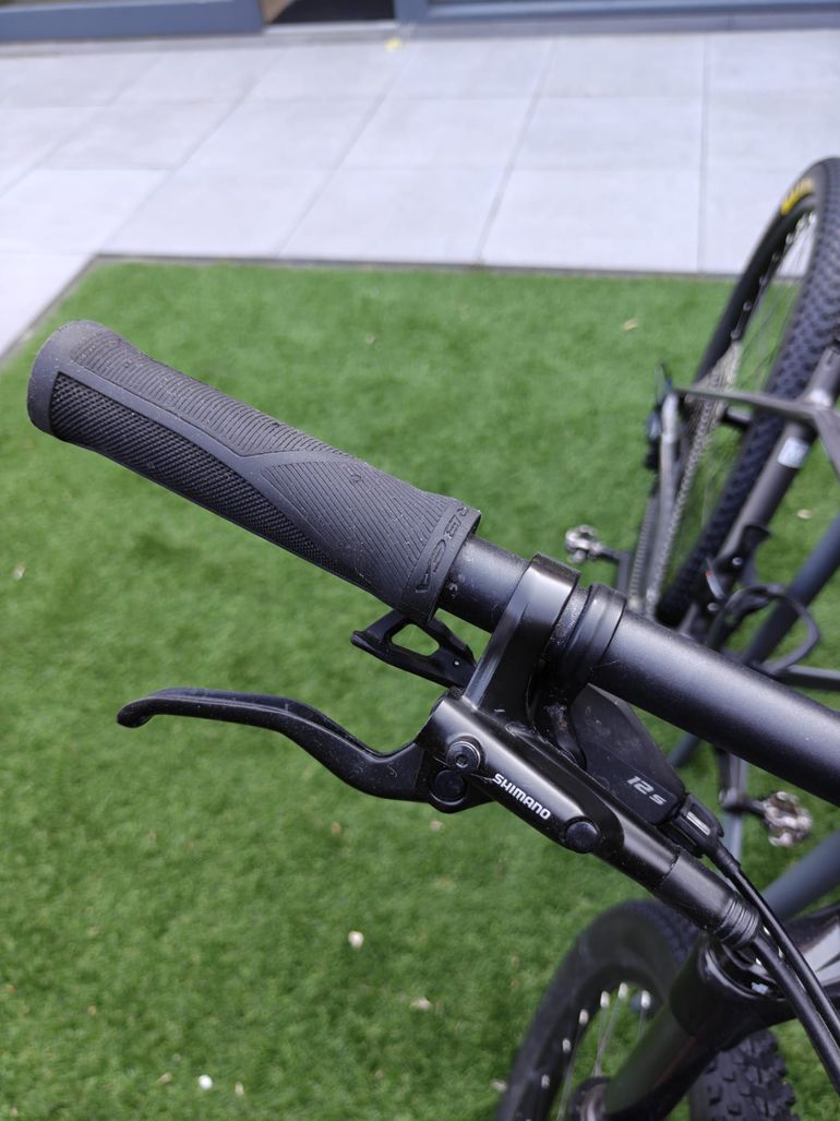 Orbea ALMA M50 2023 2023 Mountainbike usato, Grigio chiaro — immagine 11 di 12