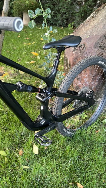 Gebrauchtes Cannondale Habit 4 CF 2025 Mountainbike, Schwarz — Bild 4 von 5