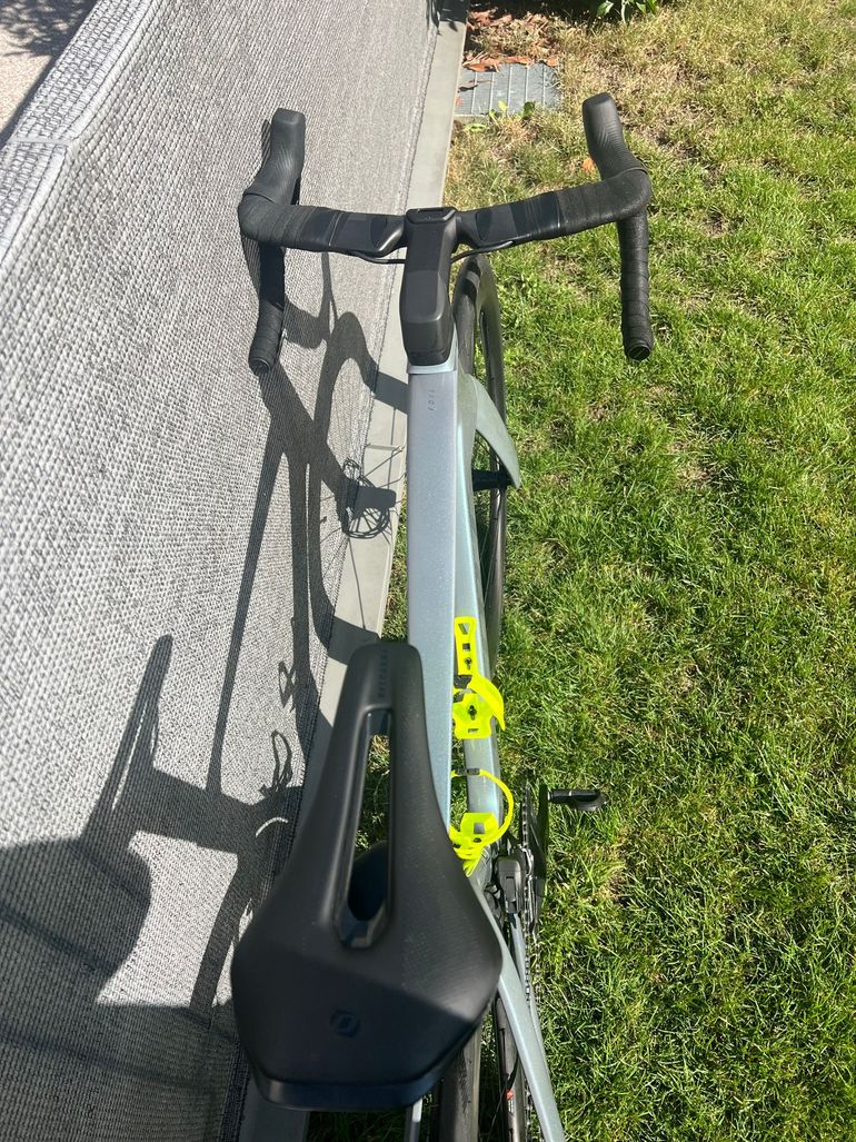 Scott Foil RC 20 2023 2023 Road & Gravel usato, Grigio chiaro — immagine 4 di 7