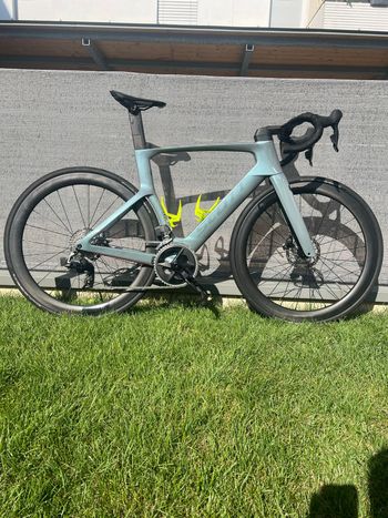 Scott Foil RC 20 2023 2023 Road & Gravel usato, Grigio chiaro — immagine 2 di 7