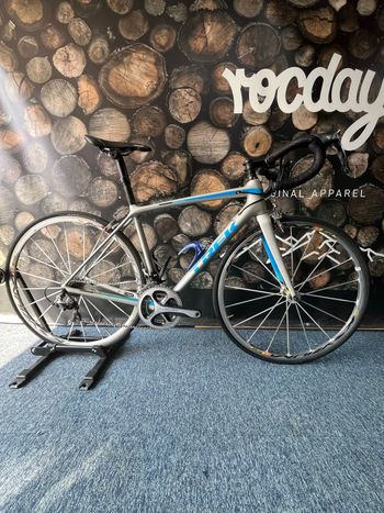 Gebrauchtes Trek Émonda SL 5 2017 2017 Road & Gravel, Hellgrau — Bild 1 von 7