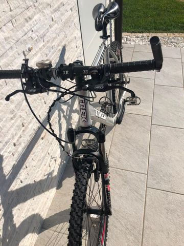 Trek 4300 Shimano Deore 2004 Mountainbike usato, Grigio chiaro — immagine 4 di 6