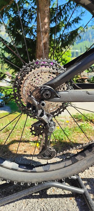Tweedehands Trek Slash 9.8 XT 2020 2020 Mountainbike — afbeelding 2 van 9