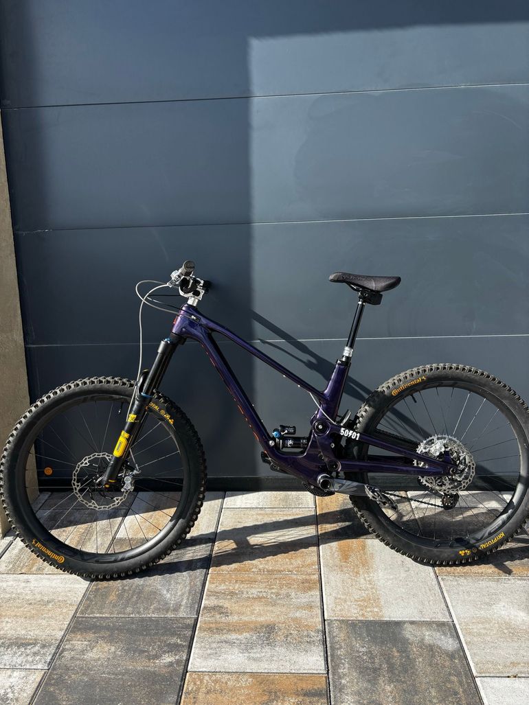 Gebrauchtes Forbidden Druid GX 2023 2023 Mountainbike, Violett, 29 — Bild 2 von 5