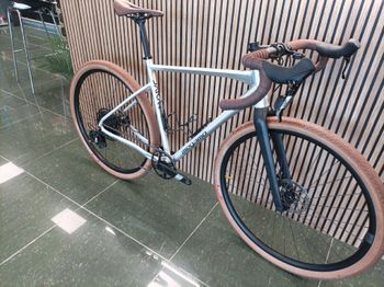 Megamo JAKAR 20 2026 2026 Road & Gravel usato, Grigio chiaro — immagine 2 di 4