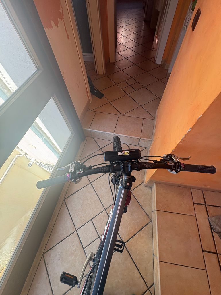 Scott Scot Scale Fyfti 2011 Mountainbike usato, Grigio chiaro — immagine 3 di 11