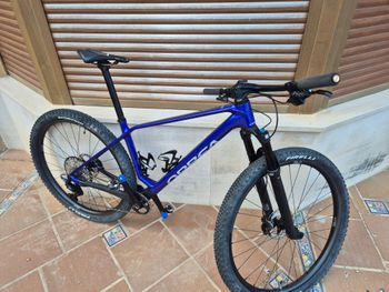 Orbea ALMA M20 2025 2025 Mountainbike usato, Blu — immagine 1 di 5