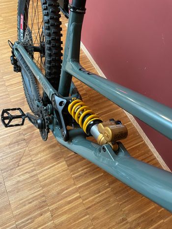 Commencal CLASH OHLINS EDITION 2022 2022 Mountainbike de segunda mano, Verde — imagen 6 de 8