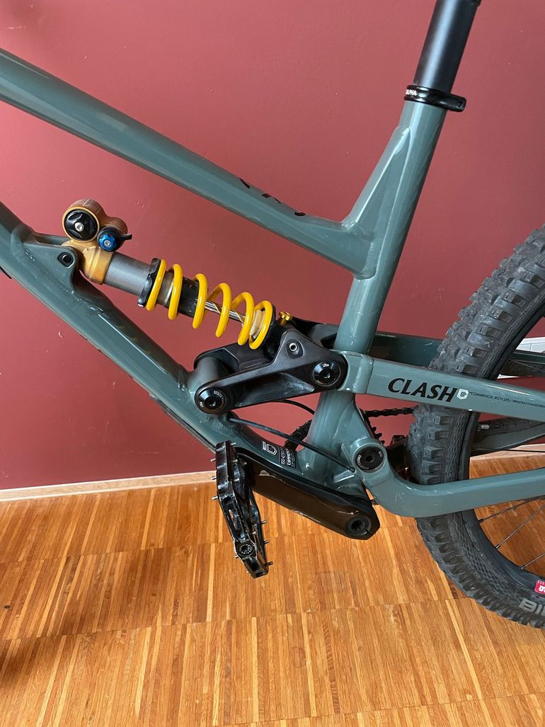 Commencal CLASH OHLINS EDITION 2022 2022 Mountainbike de segunda mano, Verde — imagen 7 de 8