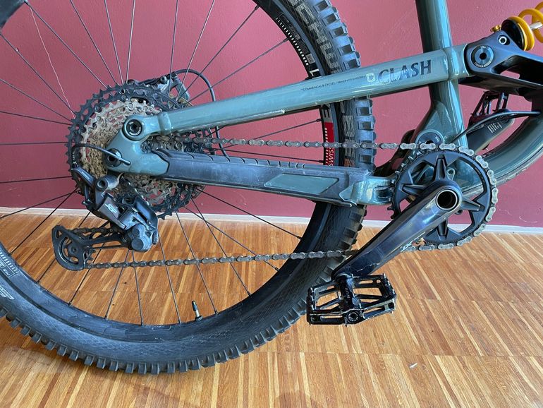 Commencal CLASH OHLINS EDITION 2022 2022 Mountainbike de segunda mano, Verde — imagen 3 de 8