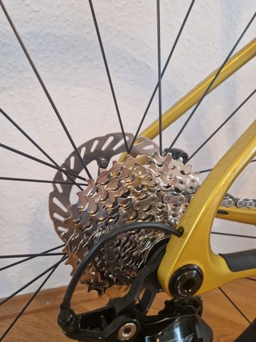 Used Cannondale Synapse Carbon 5 Shimano 105 2026 Road & Gravel, Orange — image 4 of 9