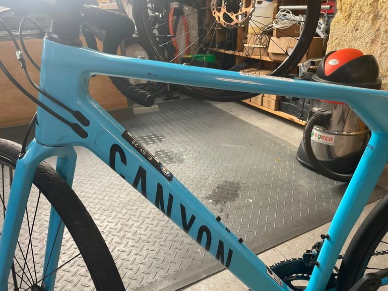 Used Canyon Endurace CF 8 2022 2022 Road & Gravel, Blue — image 22 of 23