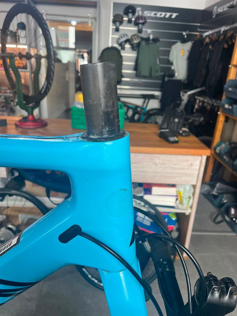 Used Canyon Endurace CF 8 2022 2022 Road & Gravel, Blue — image 12 of 23