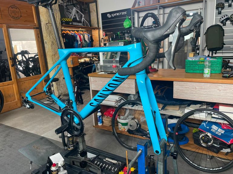 Used Canyon Endurace CF 8 2022 2022 Road & Gravel, Blue — image 15 of 23