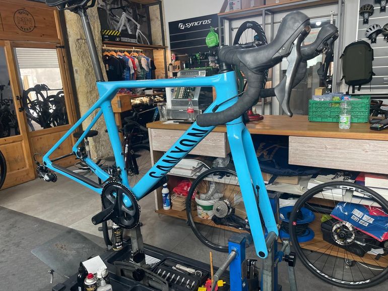 Used Canyon Endurace CF 8 2022 2022 Road & Gravel, Blue — image 23 of 23