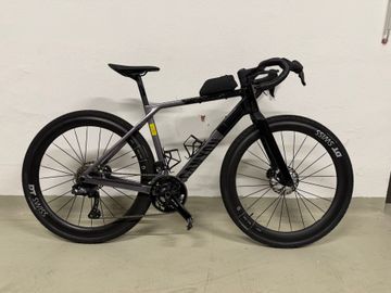 Použité Canyon Grail CF SLX 8 Di2 2025 2025 Road & Gravel