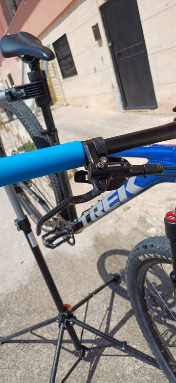 Used Trek Marlin 8 2022 2022 Mountainbike, Blue, 26, 27.5, 29 — image 6 of 6