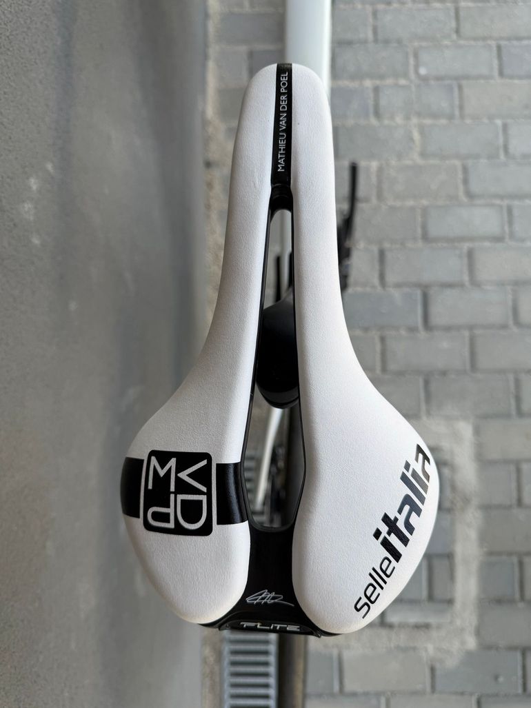 Used Canyon Aeroad CFR Tensor 2025 2025 Road & Gravel, White — image 7 of 10