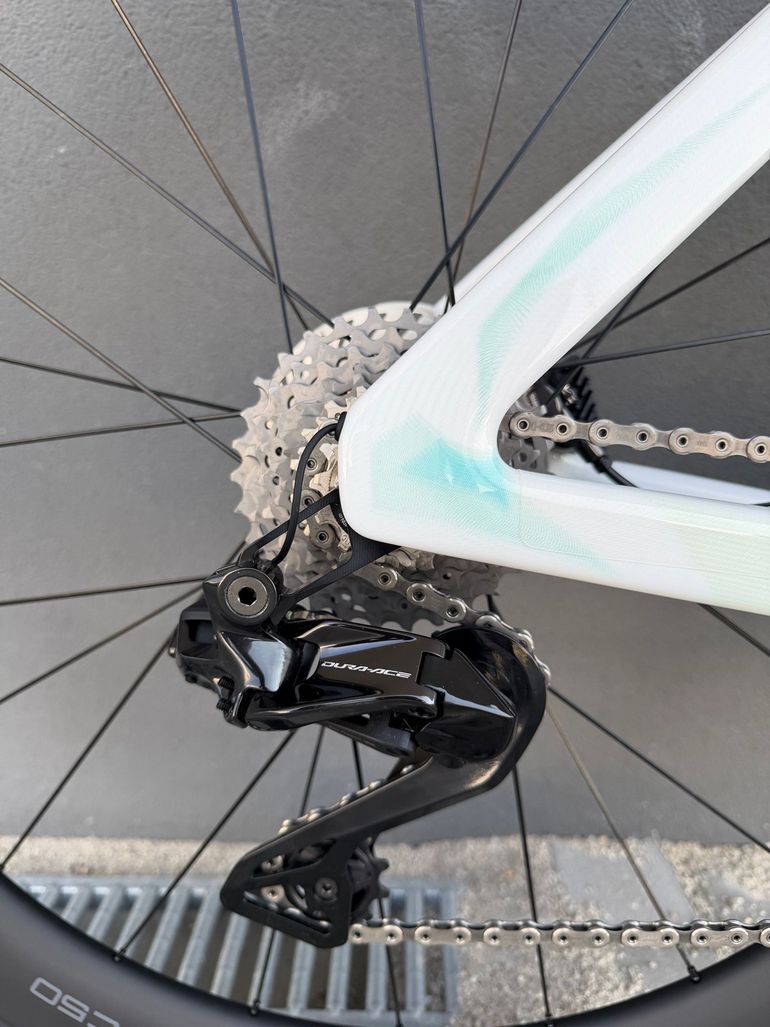 Used Canyon Aeroad CFR Tensor 2025 2025 Road & Gravel, White — image 6 of 10