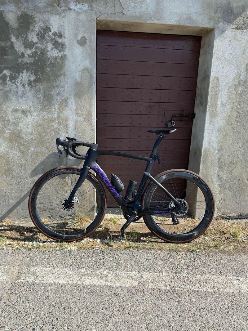 Gebrauchtes Pinarello Dogma SRAM Red eTap AXS 2025 Road & Gravel
