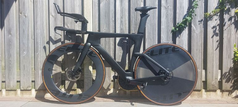 Tweedehands Velobuild Custom SRAM Force eTap AXS 2025 Road & Gravel — afbeelding 1 van 6