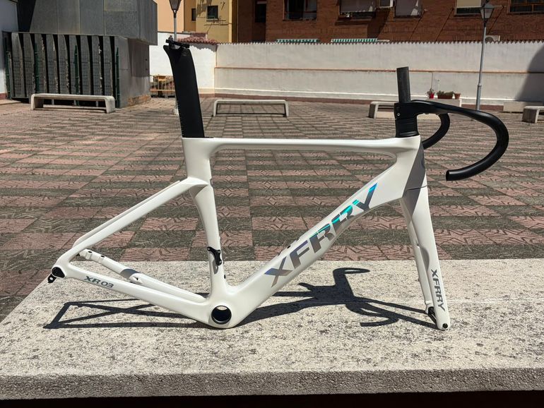 Used asiatico Aero Frameset 2025 Road & Gravel, White — image 1 of 10