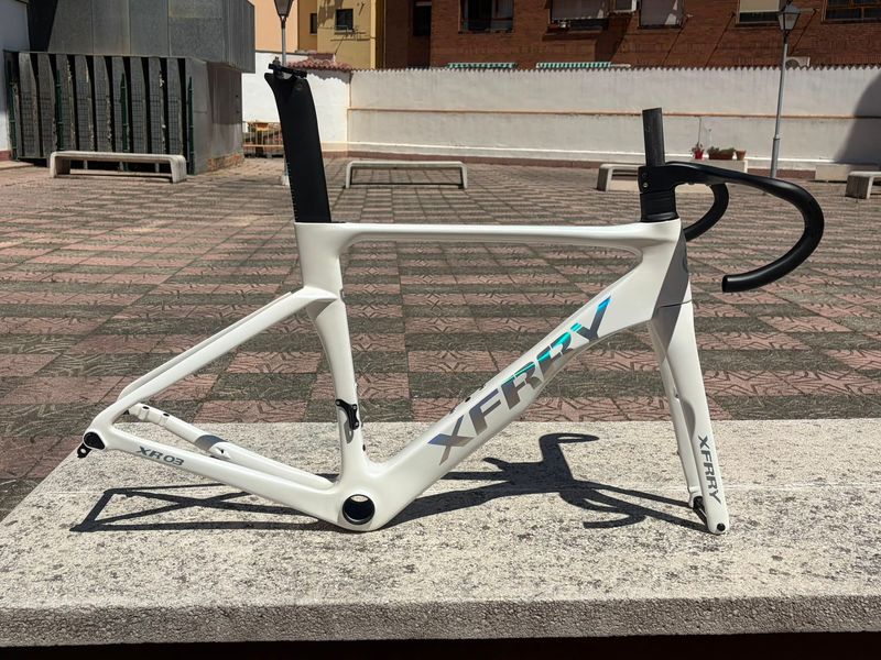 asiatico Aero Frameset 2025 Road & Gravel usato