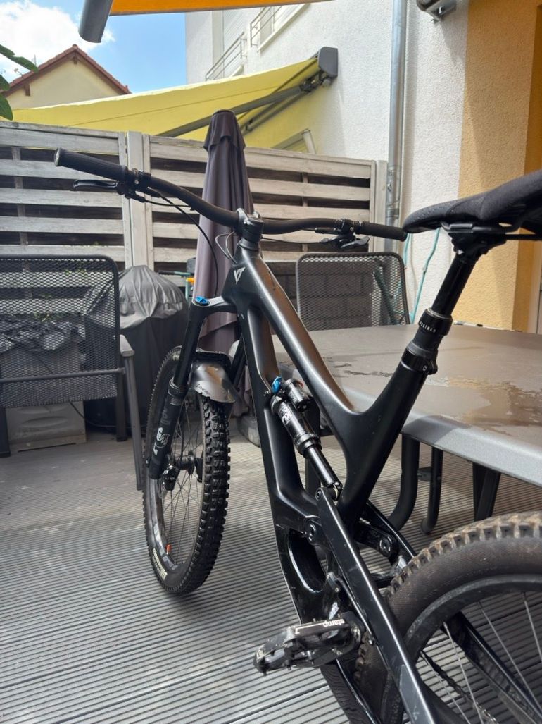 Used YT Industries CAPRA Comp 2020 2020 Mountainbike, Black, 27.5 — image 2 of 7