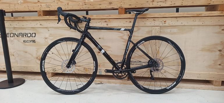 Used Cannondale Caad Shimano Ultegra 2023 Road & Gravel, Black — image 2 of 11