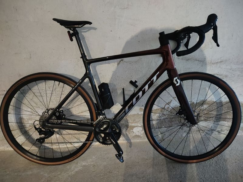 Używany Scott Addict 30 2024 2024 Road & Gravel