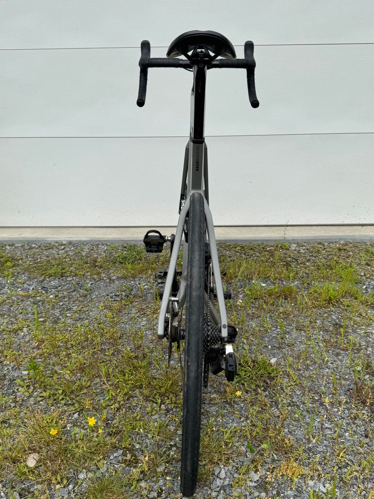 Used BMC Roadmachine 01 ONE 2020 2020 Road & Gravel, Light Gray — image 3 of 5