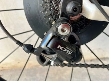 Used Specialized Tarmac Comp 2015 2015 Road & Gravel, White — image 4 of 9