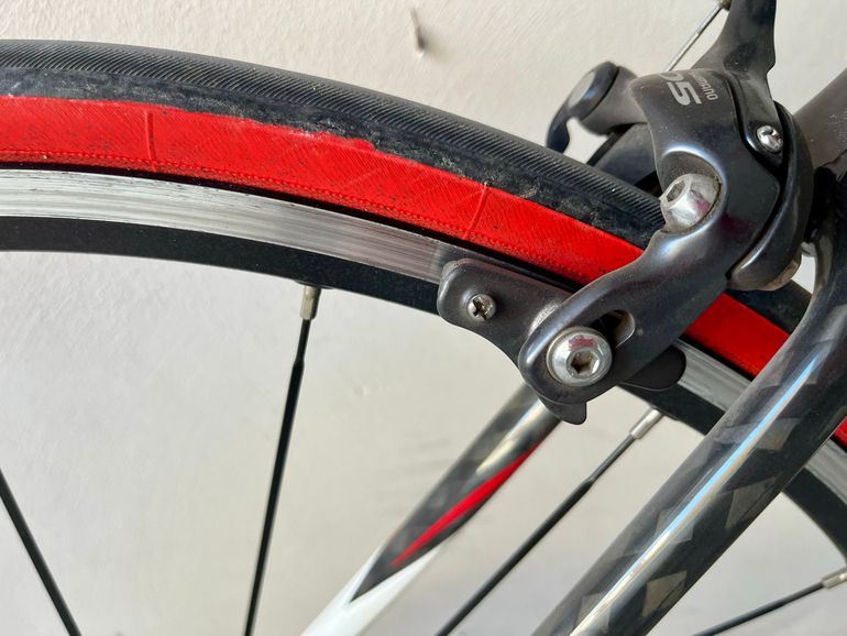 Used Specialized Tarmac Comp 2015 2015 Road & Gravel, White — image 9 of 9