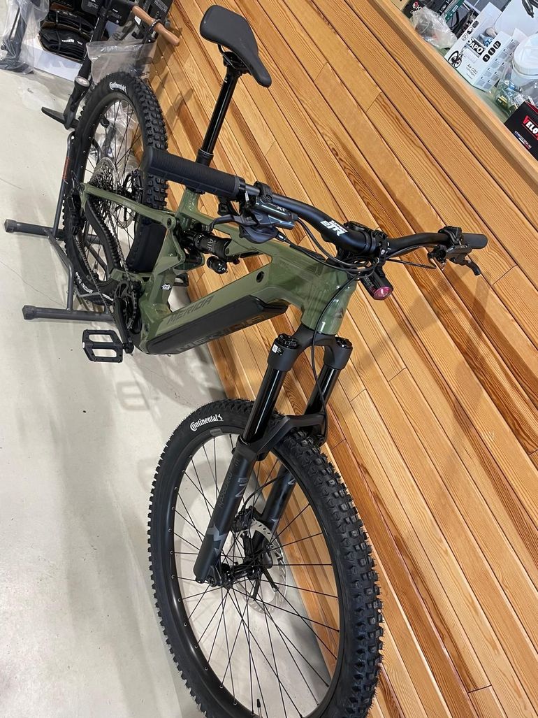Używany Merida ETMO 800 2026 2026 Mountainbike — zdjęcie 3 z 5