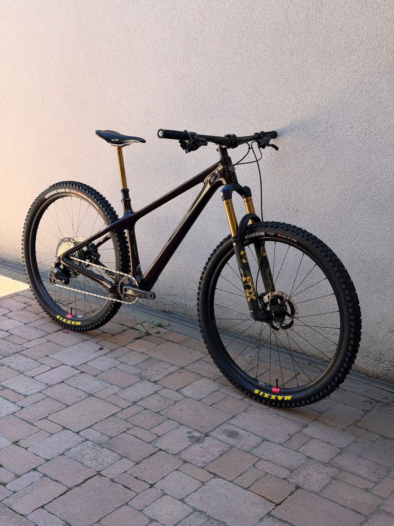 Used Yeti ARC Shimano Deore XT Di2 2025 Mountainbike, Red — image 3 of 15