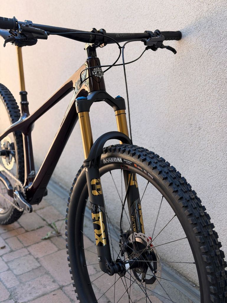 Used Yeti ARC Shimano Deore XT Di2 2025 Mountainbike, Red — image 5 of 15