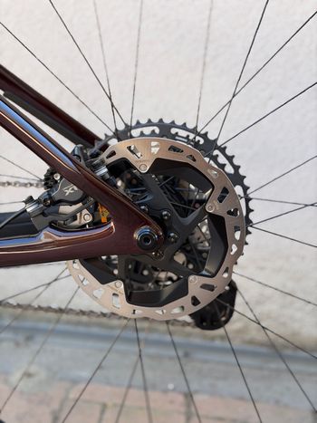 Used Yeti ARC Shimano Deore XT Di2 2025 Mountainbike, Red — image 11 of 15