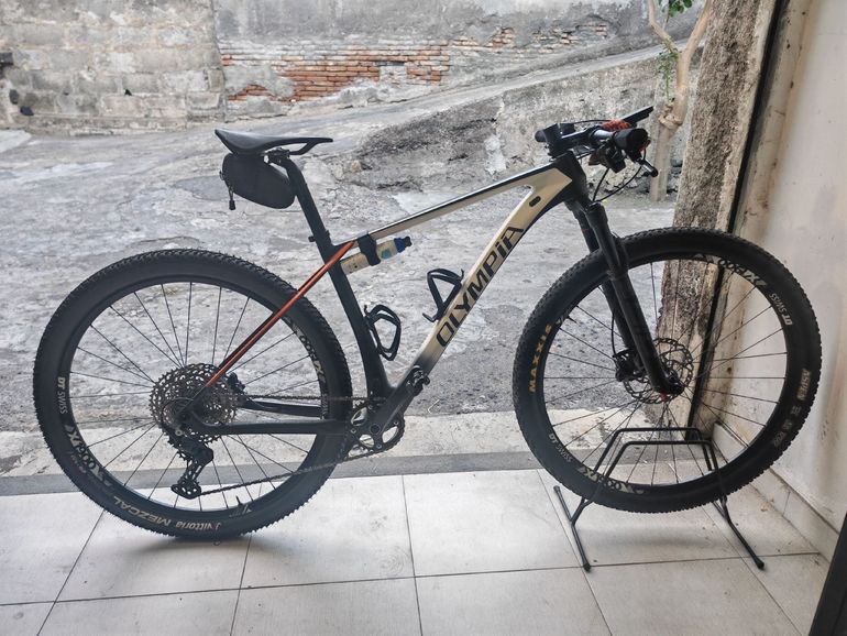 Used Olimpia Custom Shimano Deore XT 2022 Mountainbike, White — image 1 of 8
