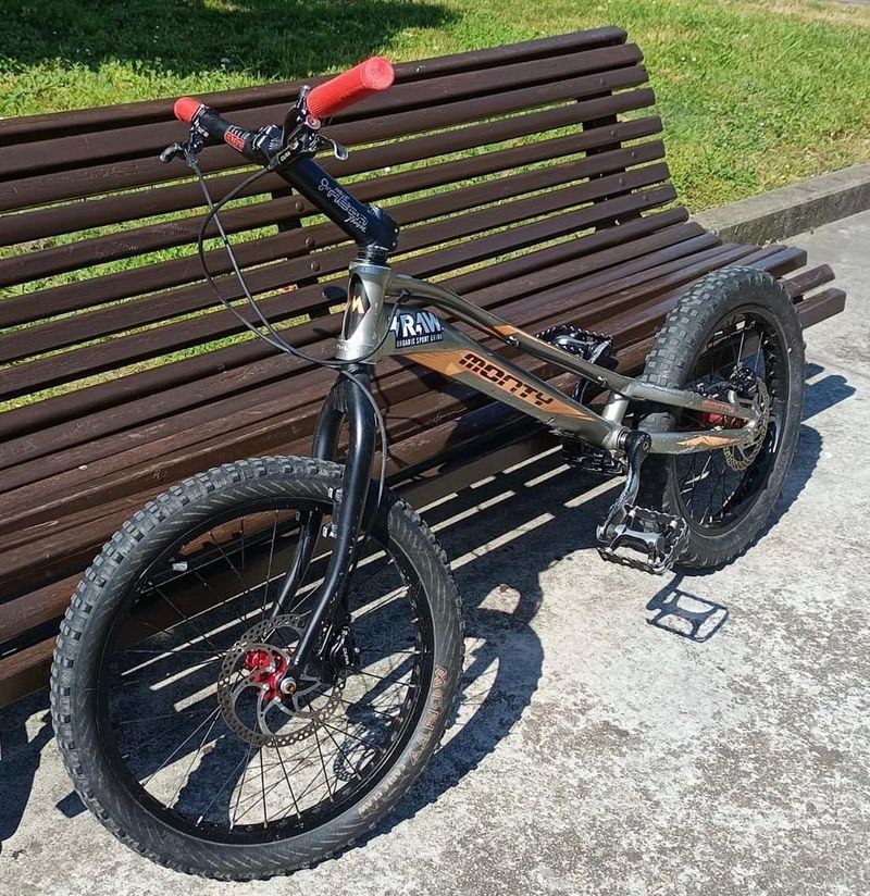 Used Monty 220 Kaizen 2017 Kids & Youth