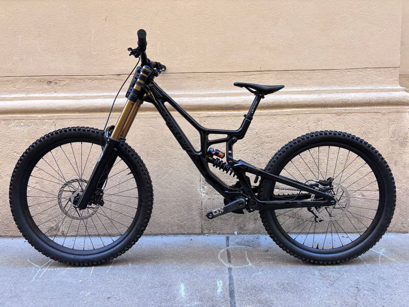 Brugt Santa Cruz V10 DH X01 / Carbon CC 2024 2024 MTB