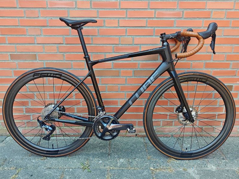 Käytetty CUBE ATTAIN GTC SL Disc 2019 2019 Road & Gravel