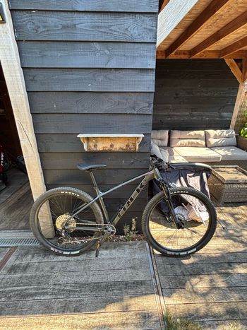 Brugt Trek X-Caliber 8 2023 2023 Mountainbike — billede 1 af 6