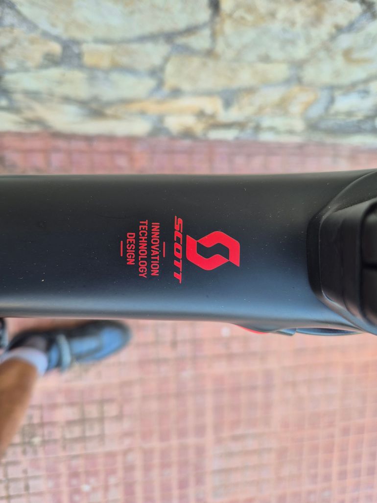Used Scott Addict 20 2019 2019 Road & Gravel, Red — image 8 of 12