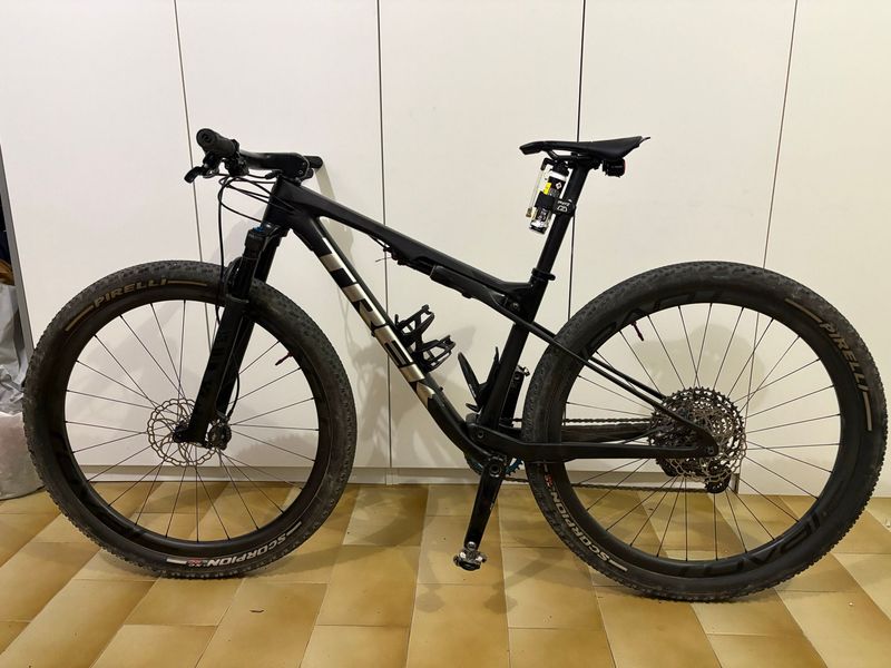 Używany Trek Supercaliber 9.8 XT Gen 1 2021 Frameset 2021 MTB