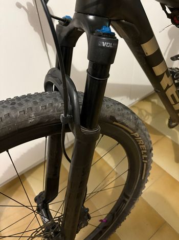 Brugt Trek Supercaliber 9.8 XT Gen 1 2021 Frameset 2021 Mountainbike — billede 10 af 13