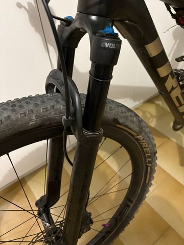 Gebrauchtes Trek Supercaliber 9.8 XT Gen 1 2021 Frameset 2021 Mountainbike, Schwarz, 29 — Bild 10 von 13