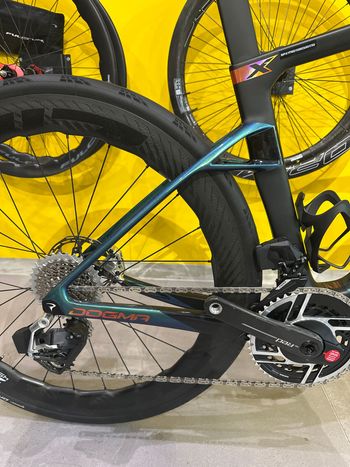 Pinarello Dogma SRAM Red eTap AXS 2027 Road & Gravel usato, Blu — immagine 3 di 6