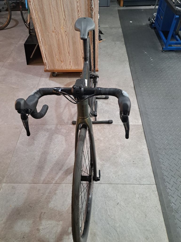 Gebrauchtes Scott Addict 30 2024 2024 Road & Gravel, Grün — Bild 6 von 7