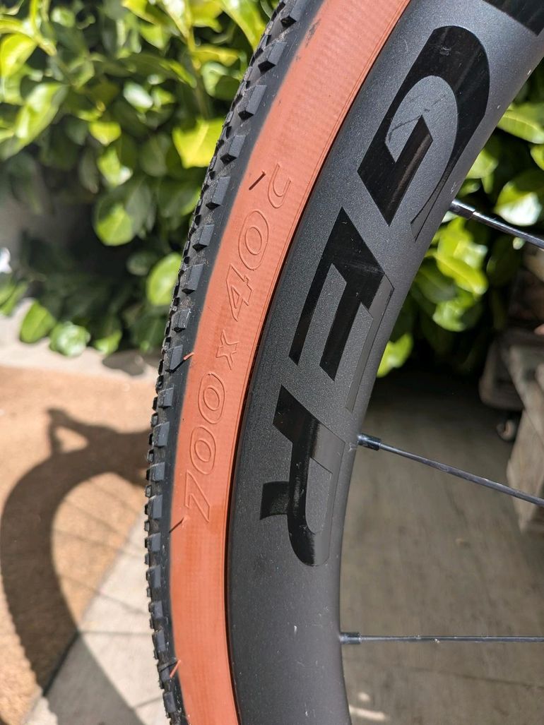 Trek Domane SL 7 2020 2020 Road & Gravel usato, Nero — immagine 7 di 18