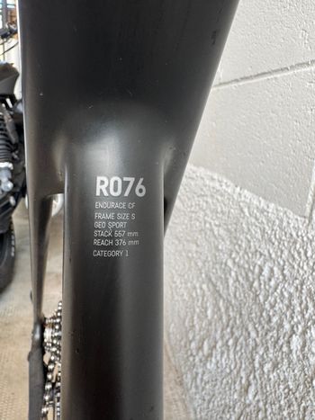 Używany Canyon Endurace CF 7 2023 2023 Road & Gravel — zdjęcie 2 z 10